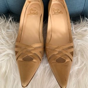 Louboutin in beige/nude 38 / US 8
